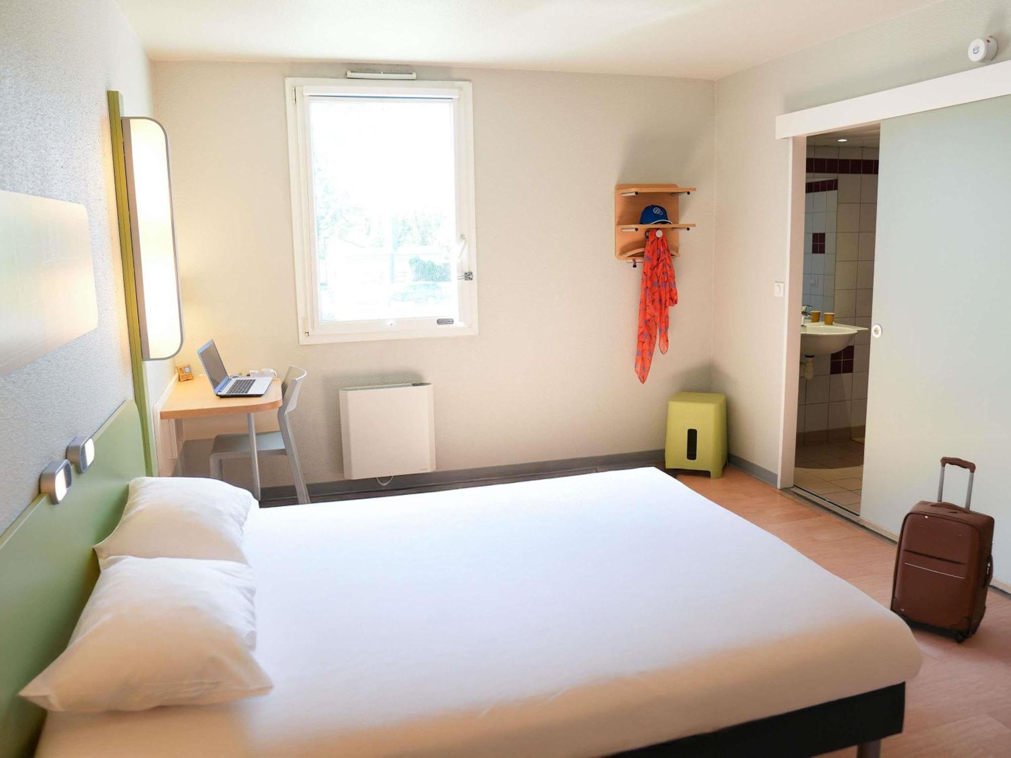 Ibis Budget Caen Porte De Bretagne Bretteville-sur-Odon Exterior photo